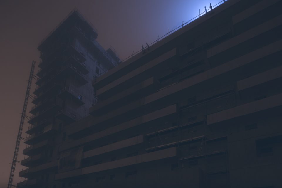 Ayer photographe architecture rennes nuit brume construction