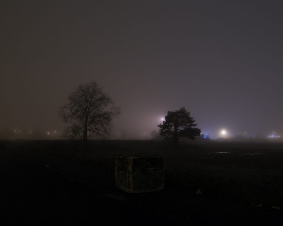 Ayer photographe architecture rennes nuit brume construction terrain vague la plaine de baud
