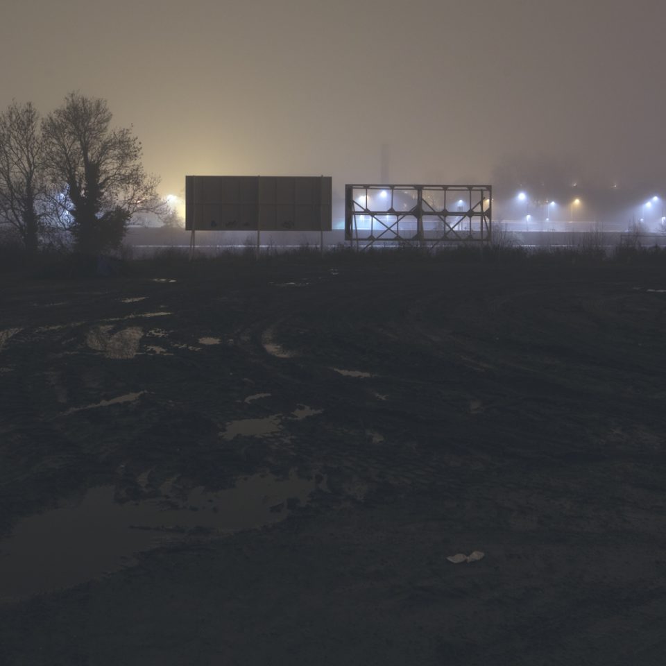 Ayer photographe architecture rennes nuit brume construction enseignes publicitaires la nuit