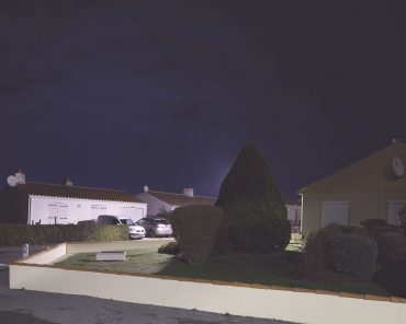 Ayer photographe aubigny vendee parents enfance souvenir vue sur un lotissement la nuit