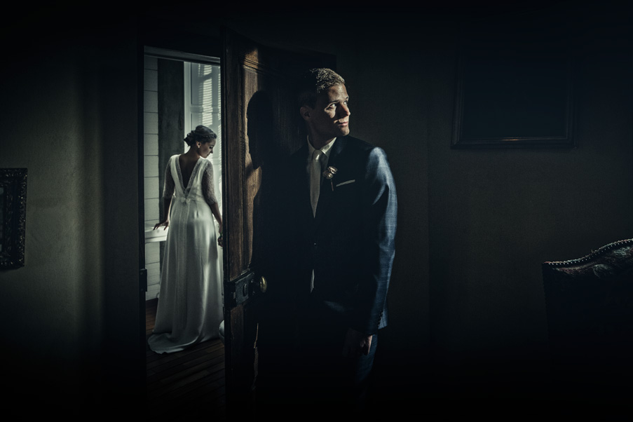 Ayer photographe mariage original clair obscur sombre