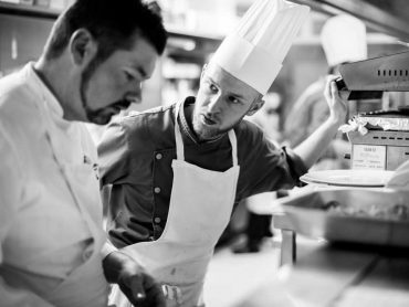 Ayer photographe rennes hotel balthazar cuisine gastronomie scene quotidienne en cuisine