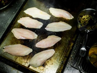 Ayer photographe rennes hotel balthazar cuisine gastronomie cuisson de filets de poisson