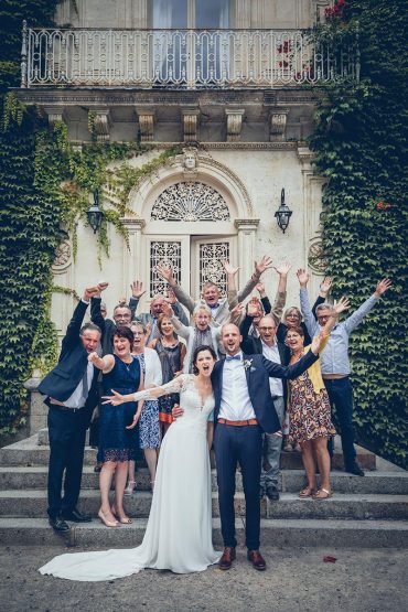 Mariage lifestyle retro au chateau d'apigne chaleureuse ambiance